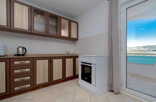 Mastrinka Apartment | Apartments Iva (30731-A3) - Arbanija (Ciovo)