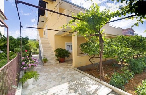 Poljica Apartment | Apartments Ivanka, (14674), Poljica, hr