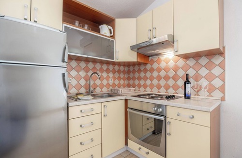Istok Apartment | Apartments Ivo (36191-A1) - Makarska