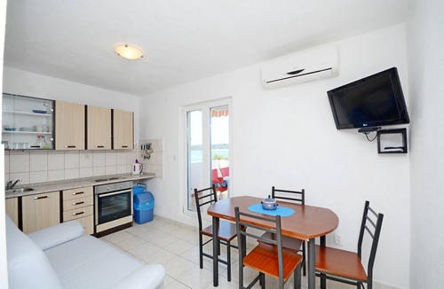 Dvornica Apartment | Apartments Jadranka (28281-A2) - Rogoznica