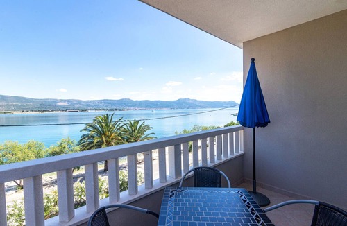 Mastrinka Apartment | Apartments Janja (30131-A6) - Arbanija (Ciovo)