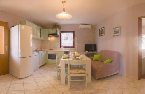 Milna Apartment | Apartments Jukica - Three Bedroom Apartment With Sea View