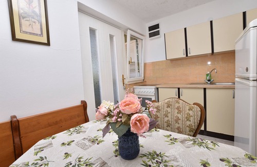 Primosten Burnji Apartment | Apartments Jurkic (78001-A2) - Dolac