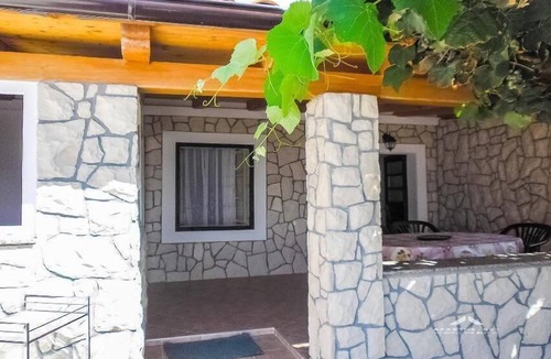 Zubovici House | Apartments Katarina - only 20 metres from beach