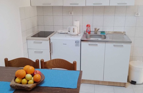 Sobra Apartment | Apartments Laura