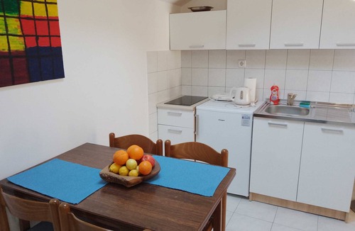 Sobra Apartment | Apartments Laura