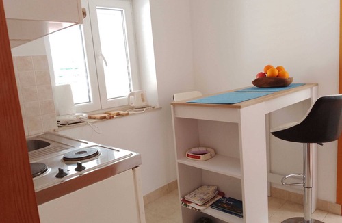 Sobra Apartment | Apartments Laura