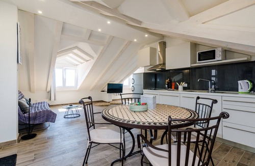 Gruz Apartment | Apartments Life - Two Bedroom Apartment with Balcony and Sea View