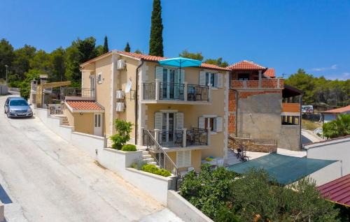 Cove Osibova (Milna) House | Apartments Listes