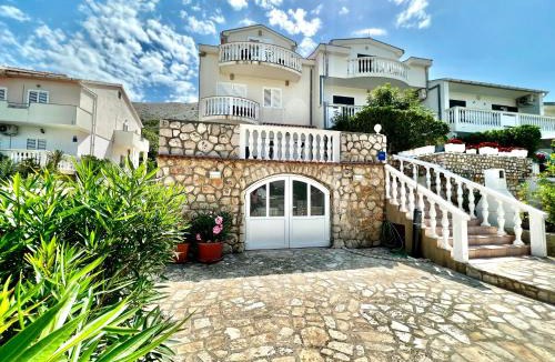 Pag Apartment | Apartments Lokunja