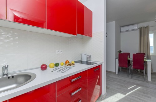 Ruskamen Apartment | Apartments Lorenzo (26581-A2) - Lokva Rogoznica