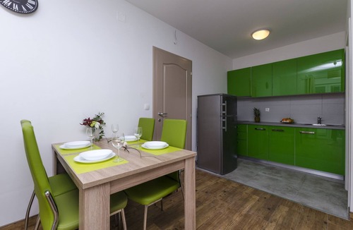 Ruskamen Apartment | Apartments Lorenzo (26581-A4) - Lokva Rogoznica