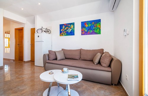 Novigrad Apartment | Apartments Lucija (77282-A2) - Novigrad