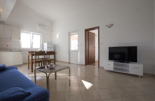 Razanj Apartment | Apartments Mate