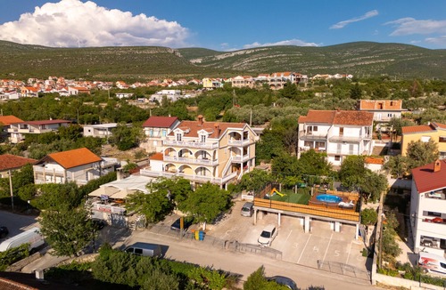 Gornji Karin Apartment | Apartments Milic - One Bedroom Apartment with Terrace and Sea View