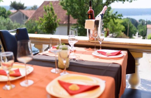 Gornji Karin Apartment | Apartments Milic - One Bedroom Apartment with Sea View and Terrace