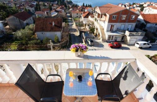 Gornji Karin Apartment | Apartments Milic - Studio Apartment with Sea View 4