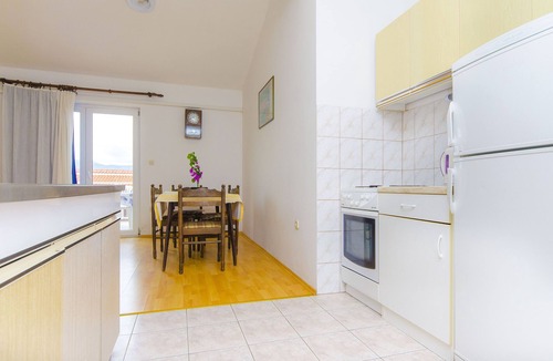 Slatine Apartment | Apartments Milka (27741-A3) - Slatine (Ciovo)