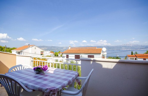 Slatine Apartment | Apartments Milka (27741-A3) - Slatine (Ciovo)