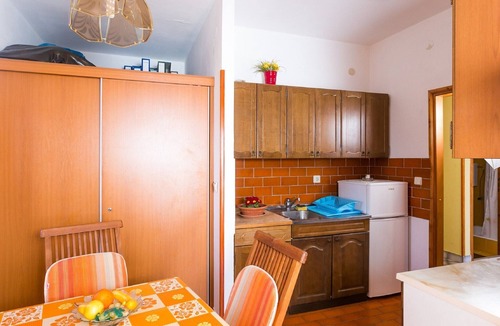 Lozica Apartment | Apartments Neve - Two-Bedroom Apartment with Balcony and Sea View