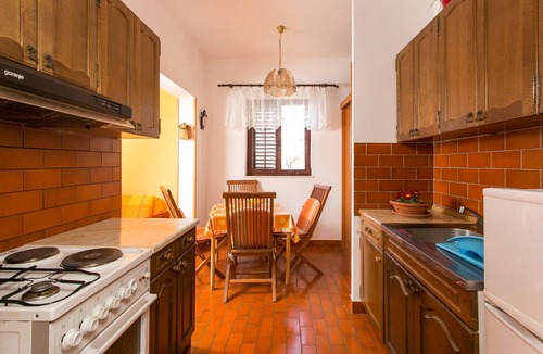 Lozica Apartment | Apartments Neve - Two-Bedroom Apartment with Balcony and Sea View