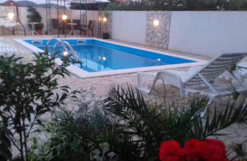 Galovac Apartment | Apartments"Nika" with private pool