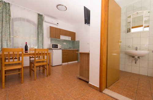 Okrug Gornji Apartment | Apartments Pero (55271-A3) - Okrug Gornji (Ciovo)