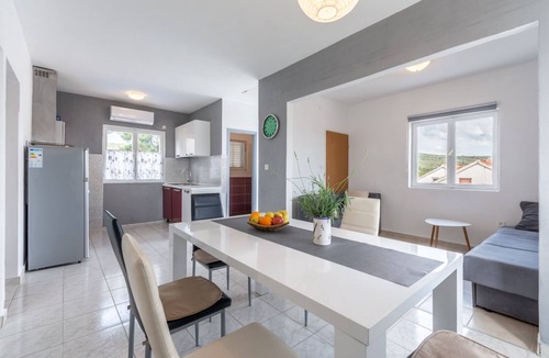 Cove Makarac (Milna) Apartment | Apartments Paradise Bay-Two Bedroom Apartment with Terrace (A1)