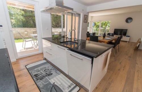 Srima Apartment | Apartments Pavlovic