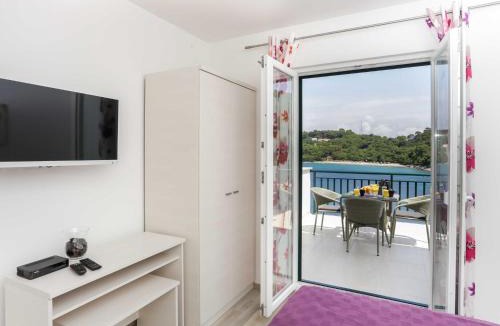 Saplunara Apartment | Apartments Posta - One-Bedroom Apartment with Terrace and Sea View - Apartman 5