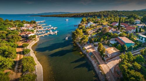 Punta Kriza Apartment | Apartments Punta Blue & Orange 5 m from the sea