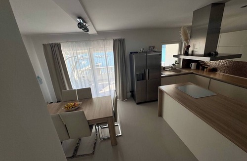 Kampor Apartment | Apartments Raffaello 3-Bedroom Apartment with Shared Pool
