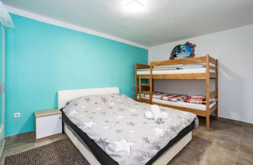 Donji Karin Apartment | Apartments Robi & Kristina - One Bedroom Apartment with Terrace A3