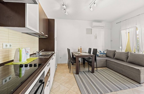 Karigador Apartment | Apartments Rondine (116871-A1) - Karigador