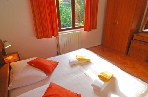 Arbanija Apartment | Apartments Sara (59521-A3) - Arbanija (Ciovo)
