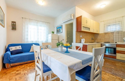 Kozino Apartment | Apartments Snježana, (1713), Kožino, hr