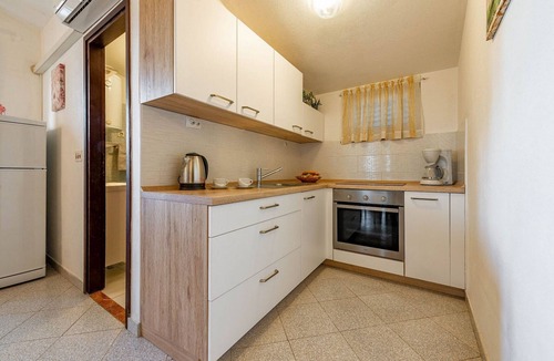 Kozino Apartment | Apartments Snježana, (1714), Kožino, hr