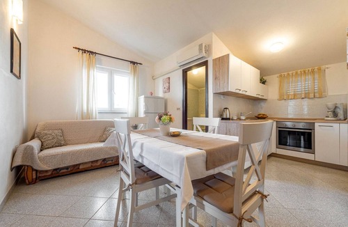 Kozino Apartment | Apartments Snježana, (1714), Kožino, hr