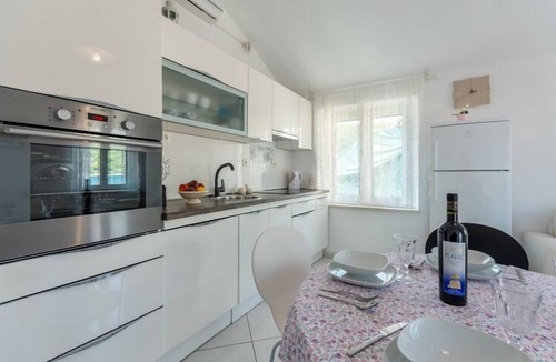 Pucisca Apartment | Apartments Sonja - Two Bedroom Apartment with Balcony and Garden View (A3+2) (ST)