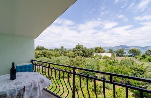 Drace Apartment | Apartments Sutvid- Comfort One Bedroom Apartment with Loggia and Sea View