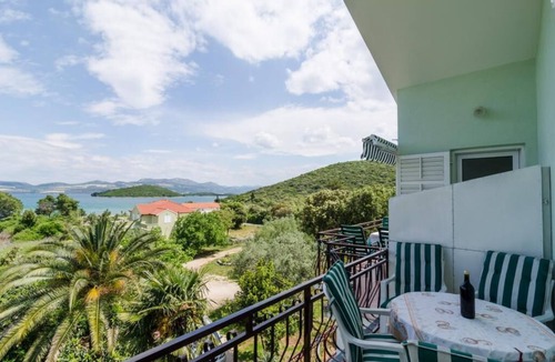 Drace Apartment | Apartments Sutvid- One Bedroom Apartment with Loggia and Sea View