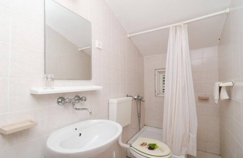 Drace Apartment | Apartments Sutvid- Two Bedroom Apartment with Balcony and Sea View