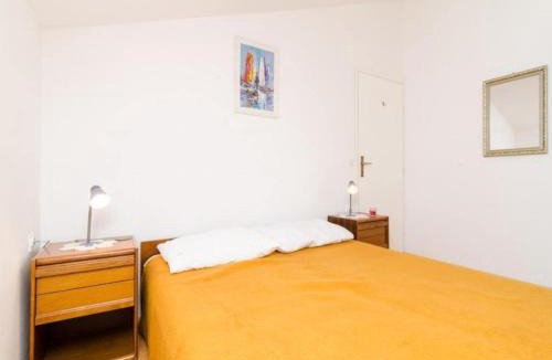 Drace Apartment | Apartments Sutvid- Two Bedroom Apartment with Balcony and Sea View