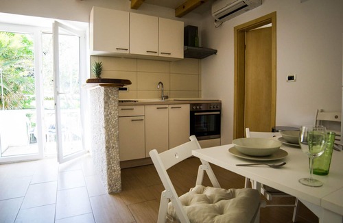 Mosenice Apartment | Apartments Sveti Ivan - direct on the beach
