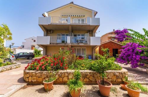 Zrce Apartment | Apartments Tony Near The Beach