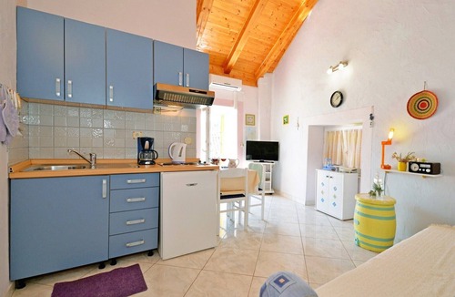 Susica Apartment | Apartments Vesna, (12764), Murter, hr