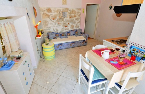 Susica Apartment | Apartments Vesna, (12764), Murter, hr