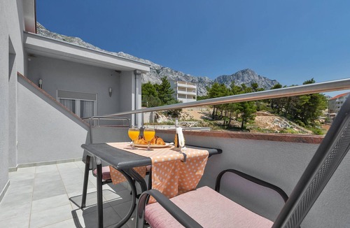 Baska Voda Apartment | Apartments Villa Juric- Studio Apartment (Žuti 3)