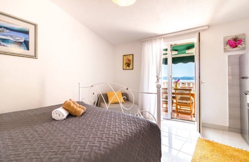 Bogomolje Apartment | Apartments Villa Smokvina (11248-A2) - Bogomolje
