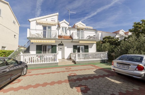 Brodarica Apartment | Apartments Vinko (27131-A3) - Brodarica